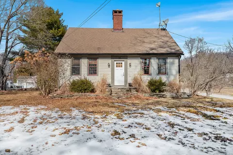 20 Tra Mart Dr, Montville, CT 06382