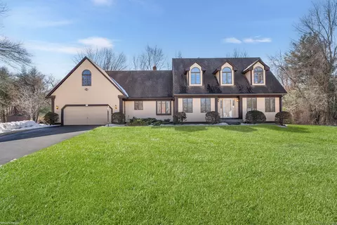 11 Royal Mnr, Somers, CT 06071