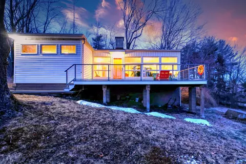 384 Sperry Rd, Bethany, CT 06524