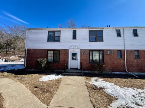 37 Nob Hill Cir #B, Bridgeport, CT 06610