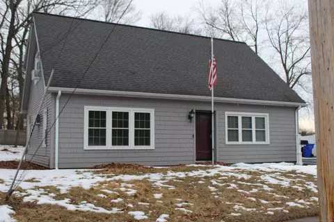 20 Manor Cir, East Hartford, CT 06118