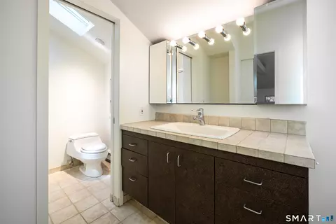 Bath - 60 Muller Rd, Kent, CT 06757 photo 2 of 2