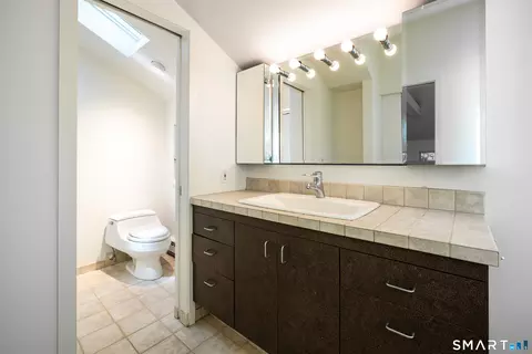 Bath - 60 Muller Rd, Kent, CT 06757 photo 2 of 2