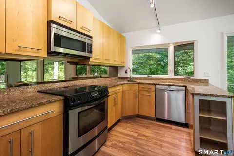 Kitchen - 60 Muller Rd, Kent, CT 06757 photo 1 of 2
