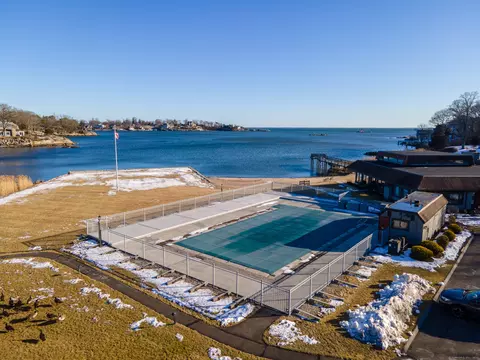 28 Harbour Vlg #C, Branford, CT 06405