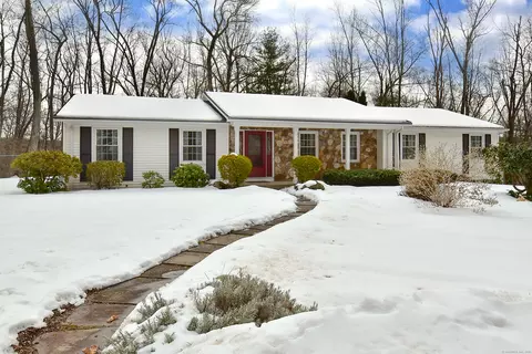 96 County Rd, Somers, CT 06071