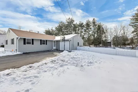 15 Willowcrest Dr, Windsor, CT 06095