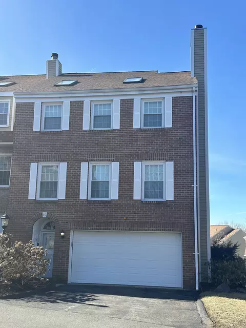 50 Kingswood Dr #50, Bethel, CT 06801