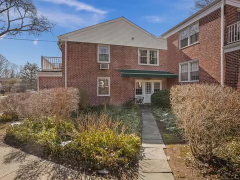 30 Putnam Park #30, Greenwich, CT 06830