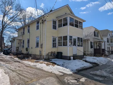 68 Battey St, Putnam, CT 06260