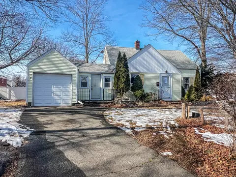 39 Macarthur Dr, Stratford, CT 06614