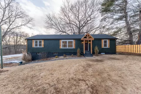 394 Riverside Dr, Thompson, CT 06255