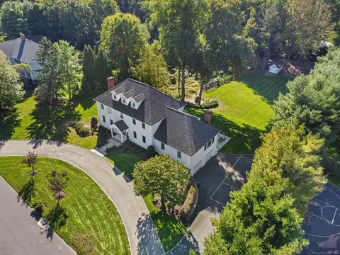 570 Warner Hill Rd, Fairfield, CT 06890