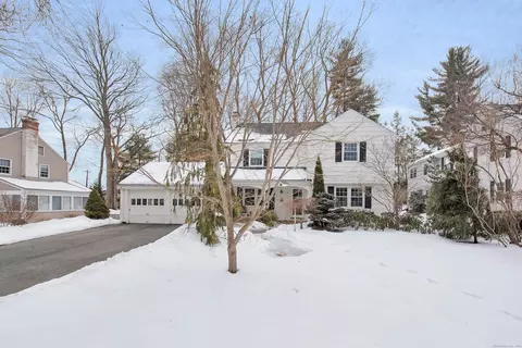 43 Wyndwood Rd, West Hartford, CT 06107