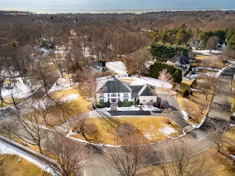 99 Range Rd, Fairfield, CT 06890