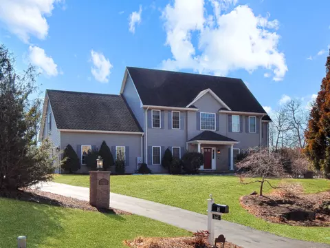 7 Farm Ponds Rd, North Stonington, CT 06359