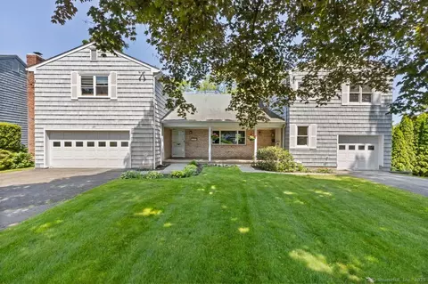 29 Maplewood Dr, Cos Cob, CT 06807