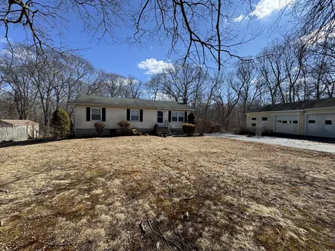 361 Hazelnut Hill Rd, Groton, CT 06340