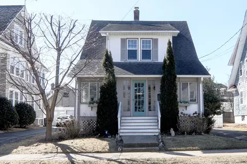 413 Courtland Ave, Bridgeport, CT 06605