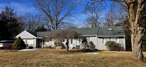 11 Petemont Dr, Farmington, CT 06032