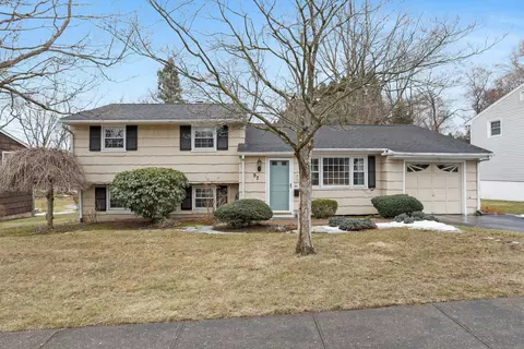 97 Pepperidge Cir, Fairfield, CT 06824