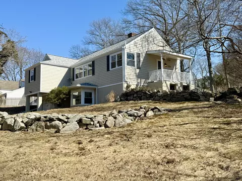 18 Deacon Hill Rd, Stamford, CT 06905