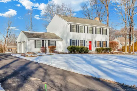 2 Cobblestone Ct, Prospect, CT 06712