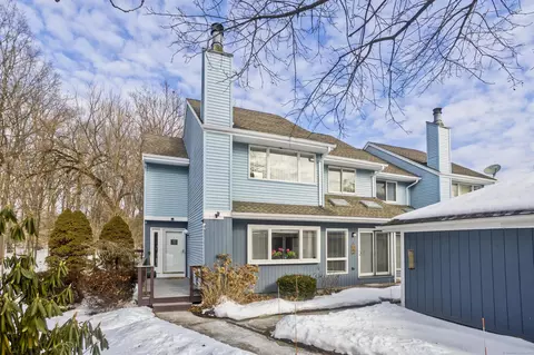 242 Alewife Ln #242, Suffield, CT 06078