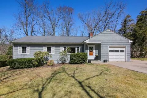 877 Chestnut Hill Rd, Glastonbury, CT 06073