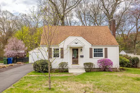 19 Salem Cir, Windsor, CT 06095