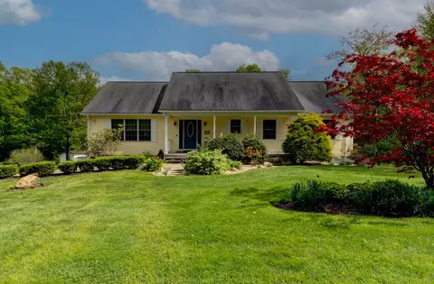 37 E Morris Ln, Morris, CT 06763