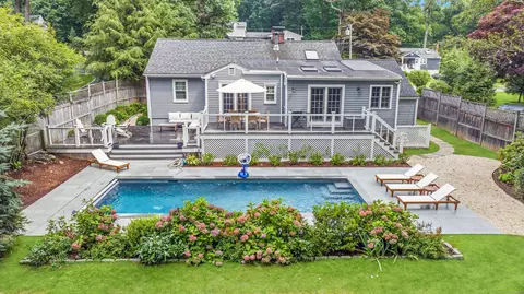 75 Crooked Trl, Norwalk, CT 06853