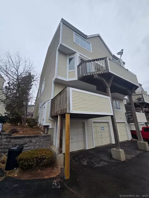 173 Russo Ave #412, East Haven, CT 06513