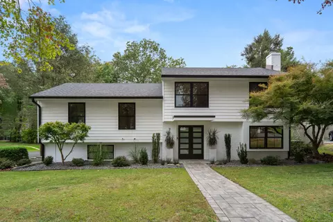 77 London Ter, Fairfield, CT 06825