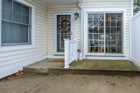 91 Southwick Ct #91, Cheshire, CT 06410