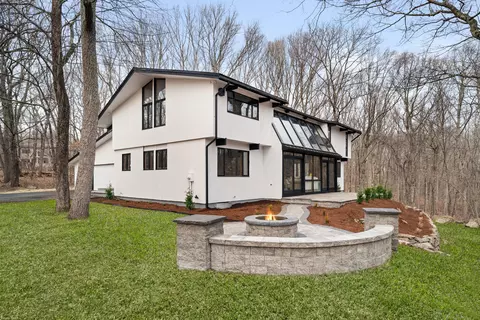 16 Marvin Ridge Pl, Wilton, CT 06897