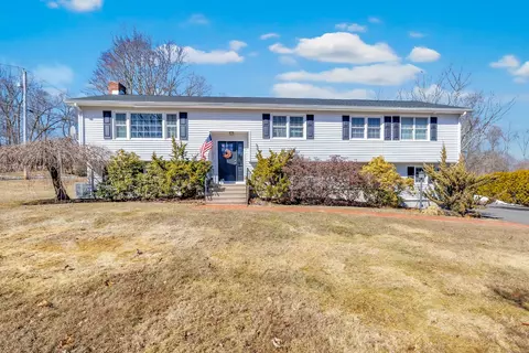 36 Ridgefield Ter, Shelton, CT 06484
