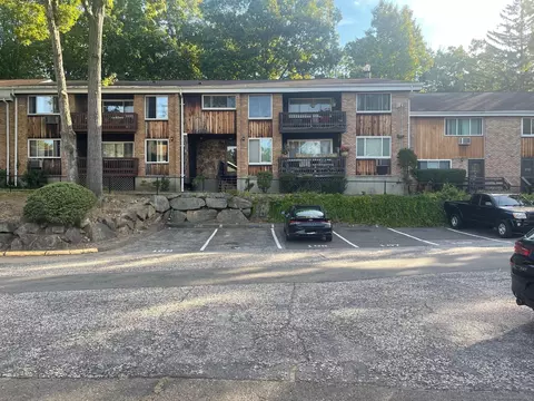 333 Vincellette St #111, Bridgeport, CT 06606
