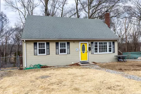 33 Roanoak Ave, Windham, CT 06226