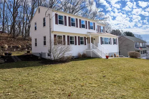 27 Shelton St, Derby, CT 06418
