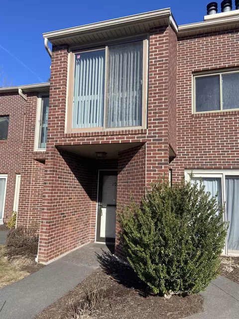 295 Redstone Hill Rd #20, Bristol, CT 06010