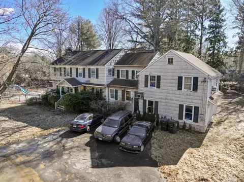 82 Hillside Rd, Fairfield, CT 06824