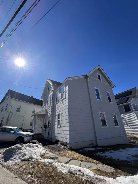 8 Locust St, New Britain, CT 06051