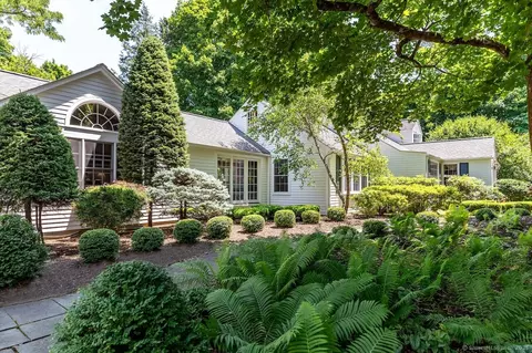 28 Cornwall Bridge Rd, Sharon, CT 06069