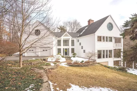 19 Doe Meadow Dr, Burlington, CT 06013