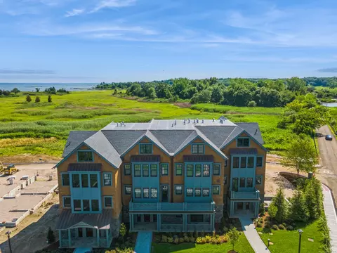 405 Whitfield St #1A, Guilford, CT 06437