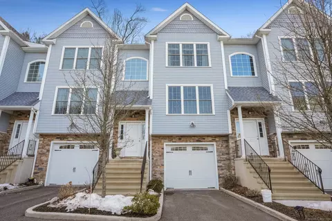 23 Short Oak Dr #23, Brookfield, CT 06804
