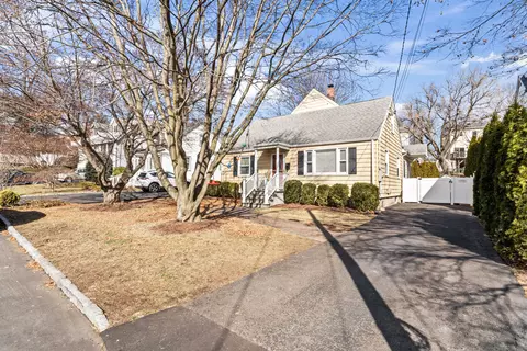 30 Crown Ave, Norwalk, CT 06854