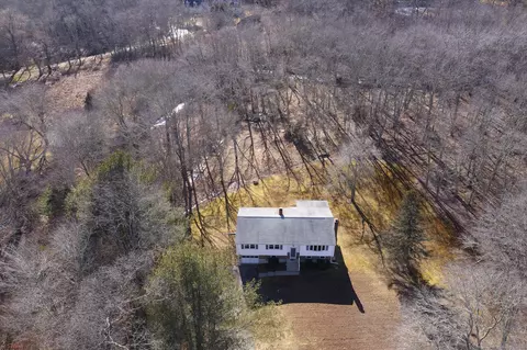 44 Walnut Hill Rd, East Lyme, CT 06333