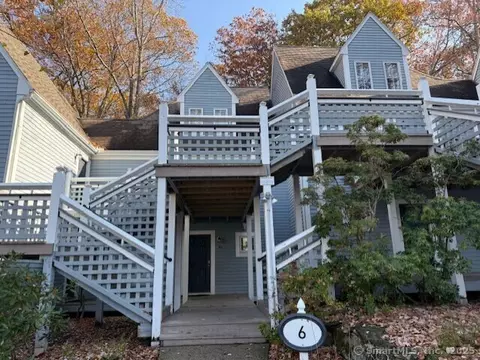 611 Old Pond Ln #611, Norwich, CT 06360